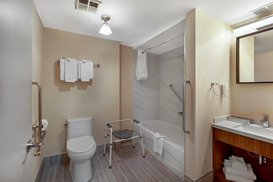 Quality Inn & Suites