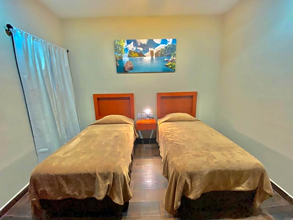 La Lola Hotel & Suites