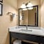 Comfort Inn & Suites Vancouver Downtown City Center