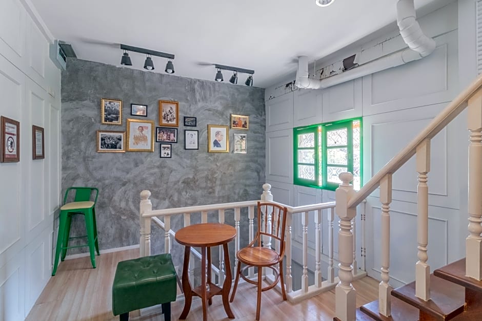 Ratana Boutique Hostel by ZUZU