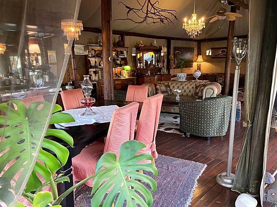 Out in Africa Wildlife Lodge