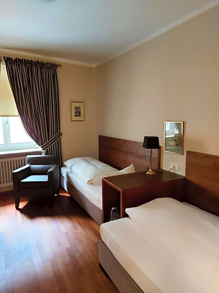 Photo 1 of 8 of Double Room