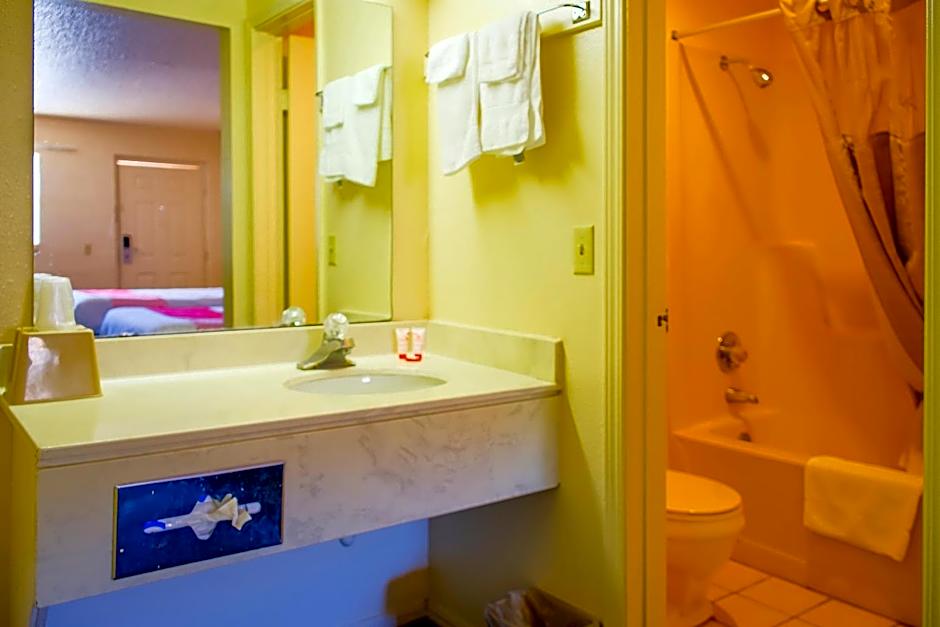 OYO Hotel Duncan, OK Hwy 81 Near Chisholm Casino