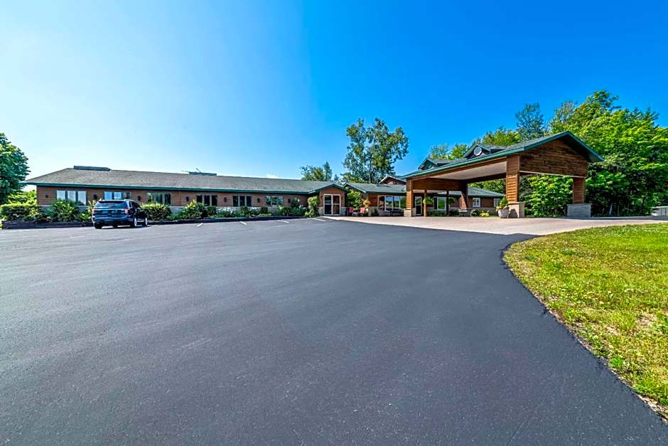 Quality Inn & Suites Munising