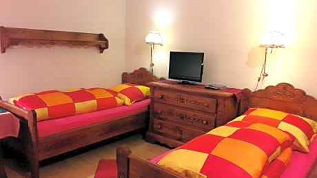 Classic Quadruple Room