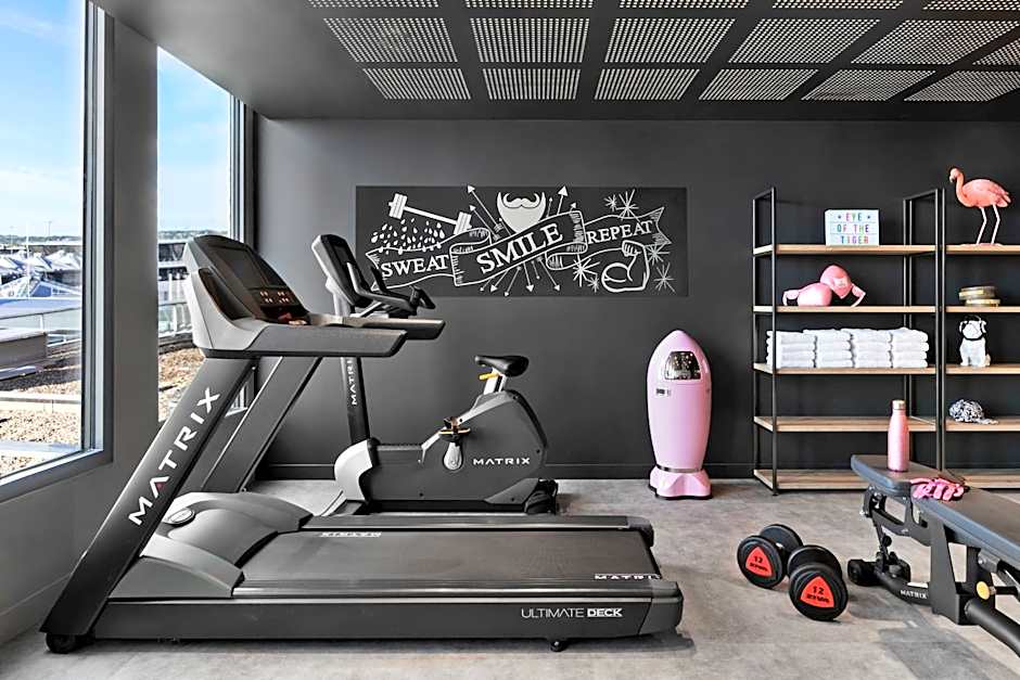 Moxy Lyon Airport