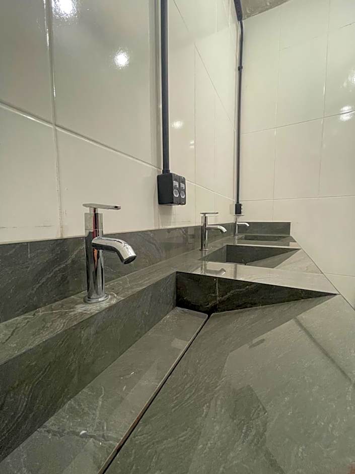 Esquina 8 Suítes Confort & Hostel