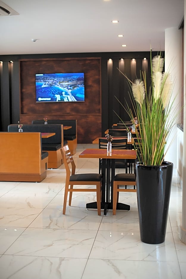 Bristol Infinity Hotel