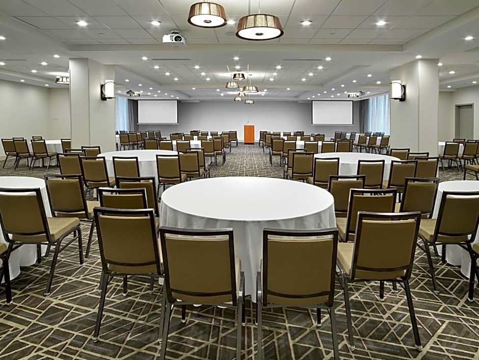 DoubleTree by Hilton Edmonton Downtown