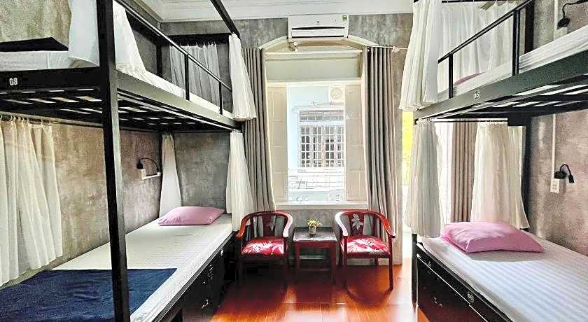Amy Hostel Hue