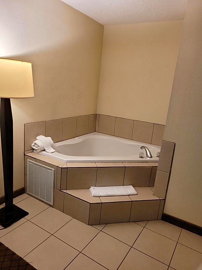 Home Inn & Suites