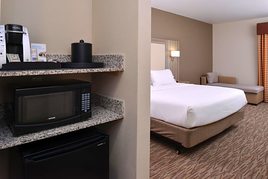 Holiday Inn Express & Suites Williams By IHG