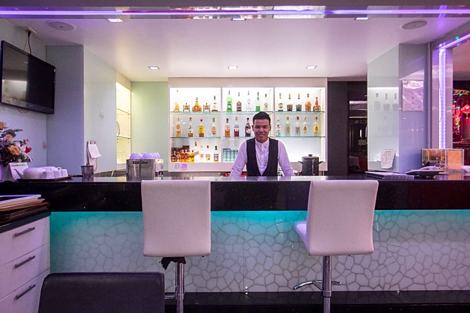 Gusto Pratunam Hotel