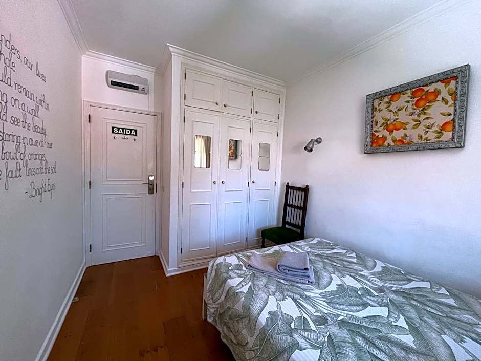 Ljmonade Hostel