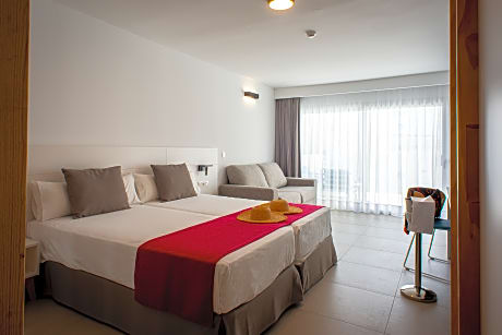 Junior Suite accesible  3 ADULTS