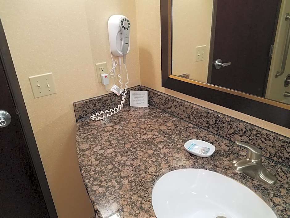 Comfort Suites Topeka Northwest