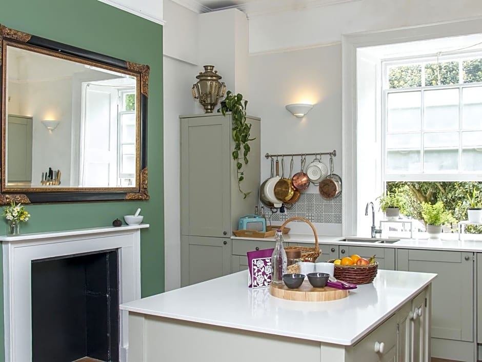 3 Berkeley Square Guesthouse