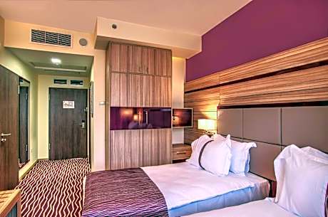Double or Twin Room - Non-Smoking