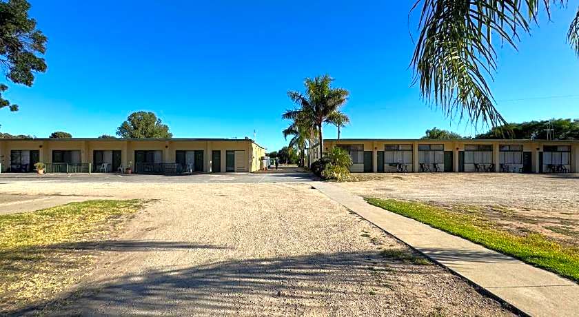 Lazy River Motor Inn