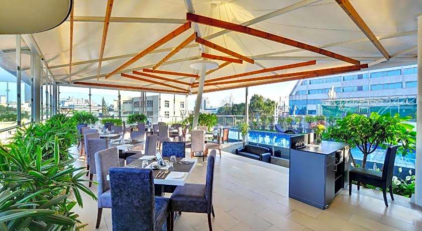 Iris - The Business Hotel