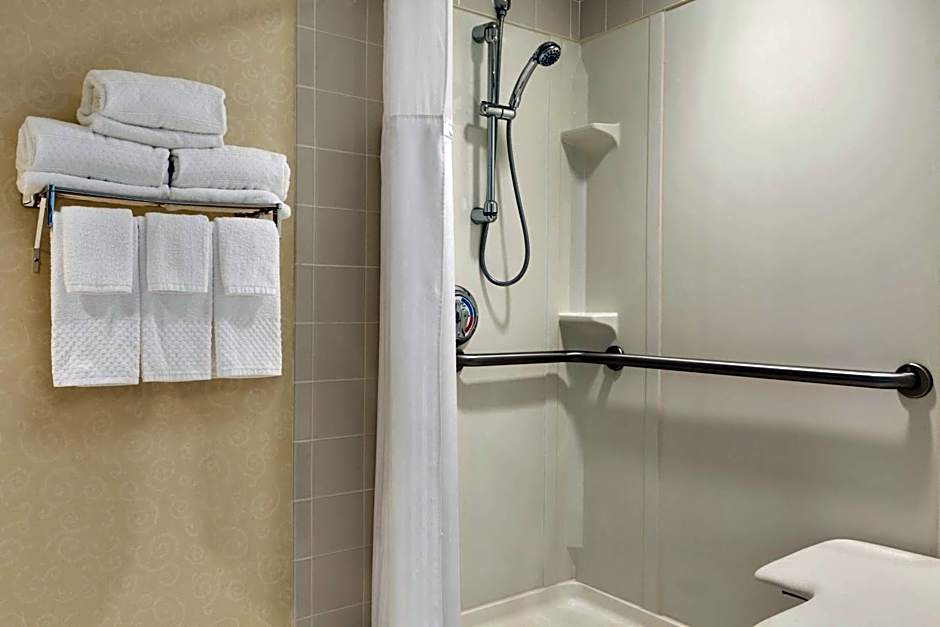 Hilton East Brunswick