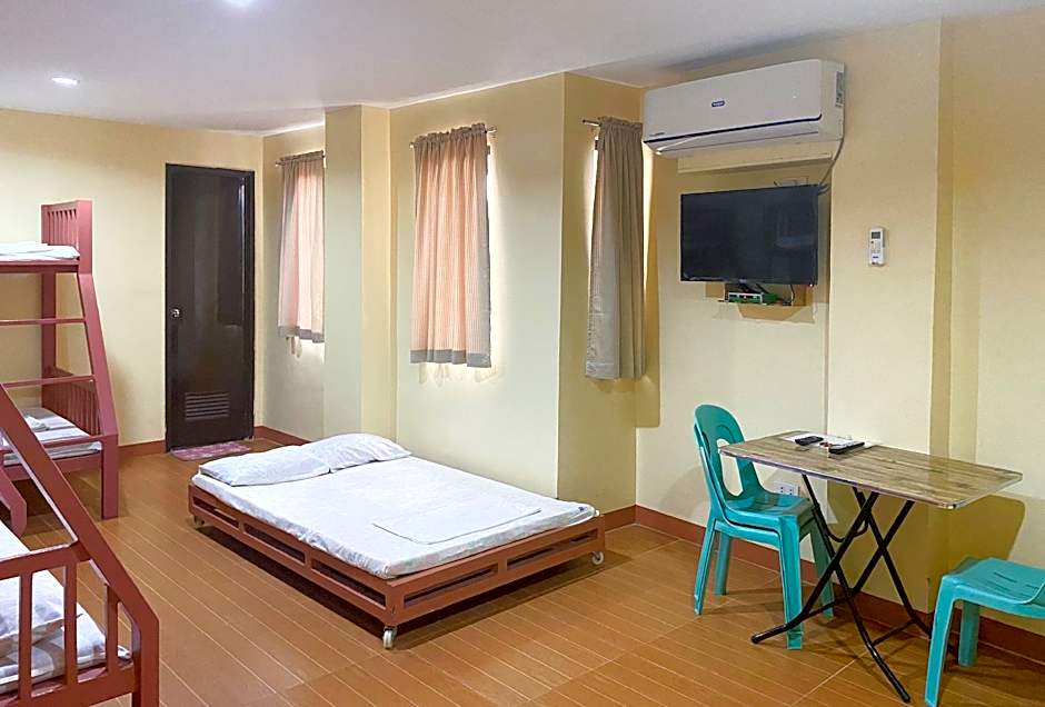 RedDoorz @ La Briana Guest House Bantayan Cebu