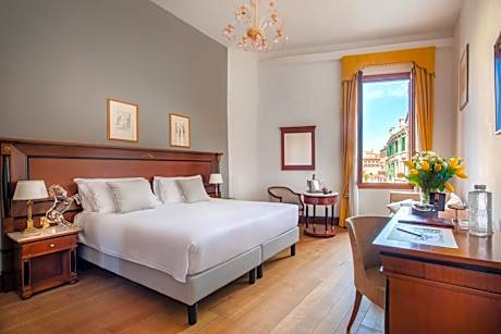 Junior Suite with Canal View