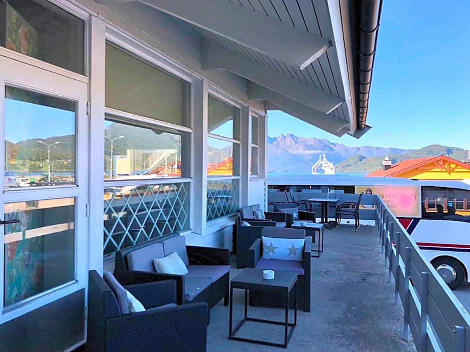 Ørnes Hotell