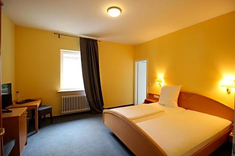 Double or Twin Room with Balcony