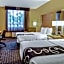 La Quinta Inn & Suites by Wyndham Naples Downtown