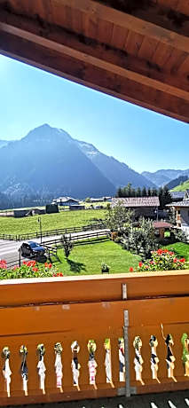 One-Bedroom Apartment with Balcony