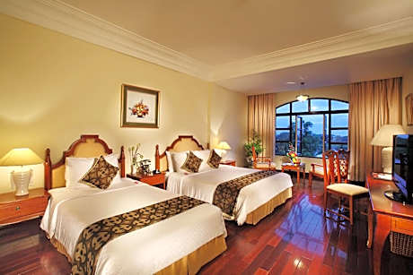 Premium Triple Room with City View