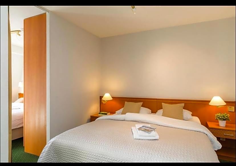 Golfsuite 13