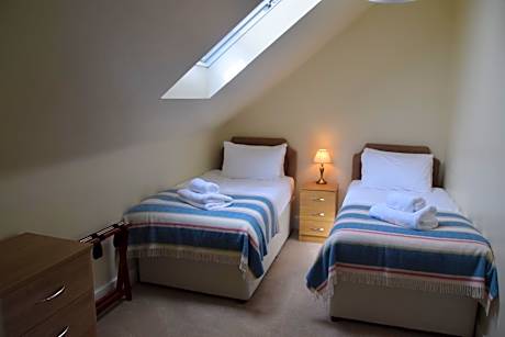 Family Room (4 Adults)