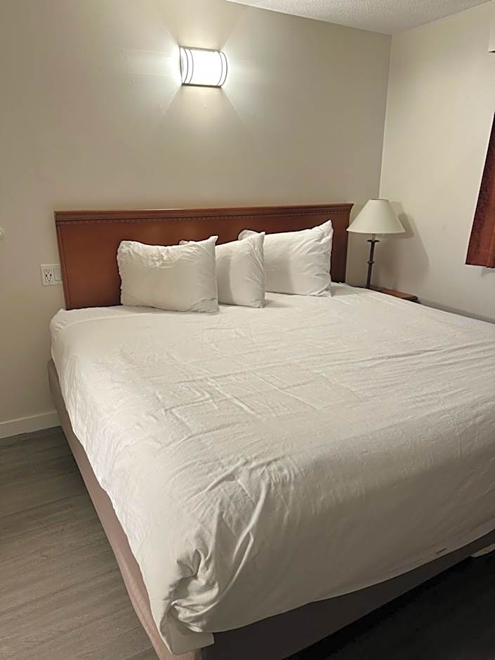 Travelodge by Wyndham Langley City