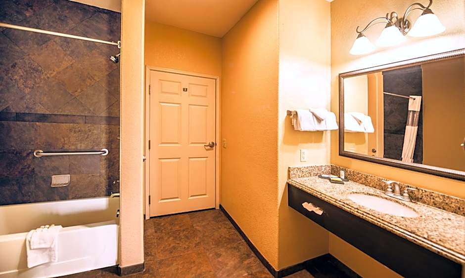 La Quinta Inn & Suites by Wyndham Marble Falls