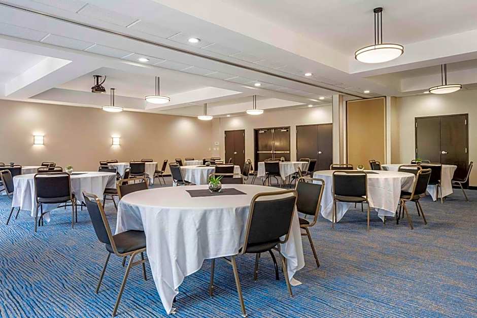 Cambria Hotel Minneapolis Maple Grove