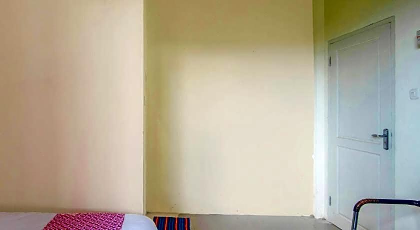 OYO 92714 Miracle Kost