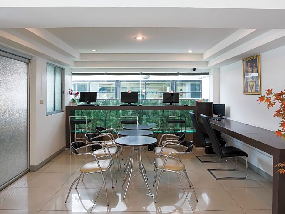 BS Premier Airport Hotel