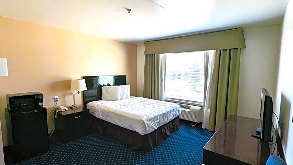 FairBridge Inn & Suites Canadian