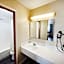 Days Inn by Wyndham Mackinaw City - Lakeview