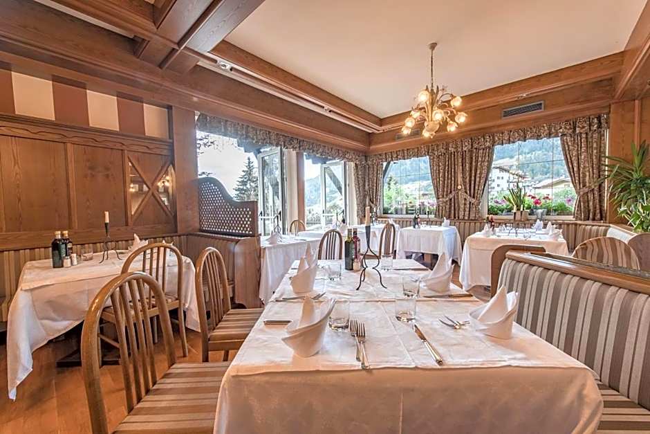 Belvedere Dolomites Flower Hotel