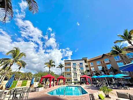 Holiday Inn Express & Suites Naples Downtown - 5th Avenue