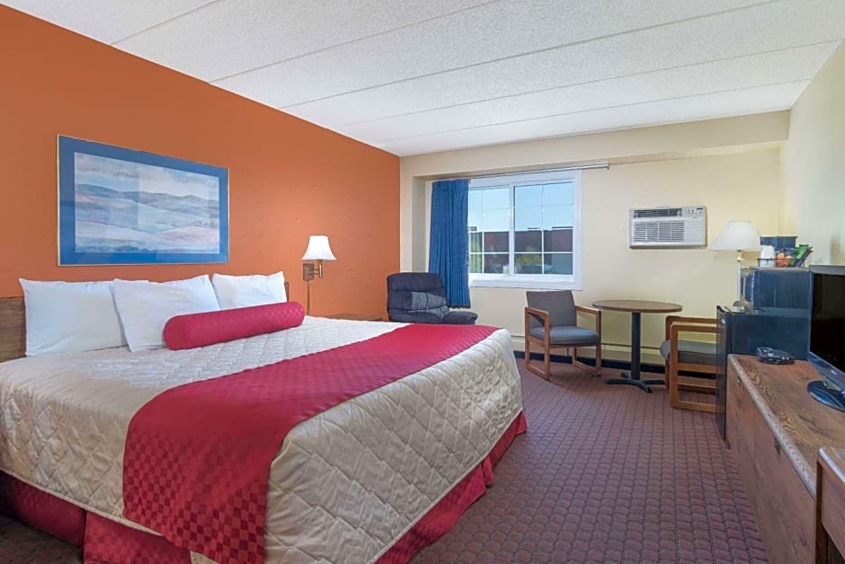 Days Inn by Wyndham Minot