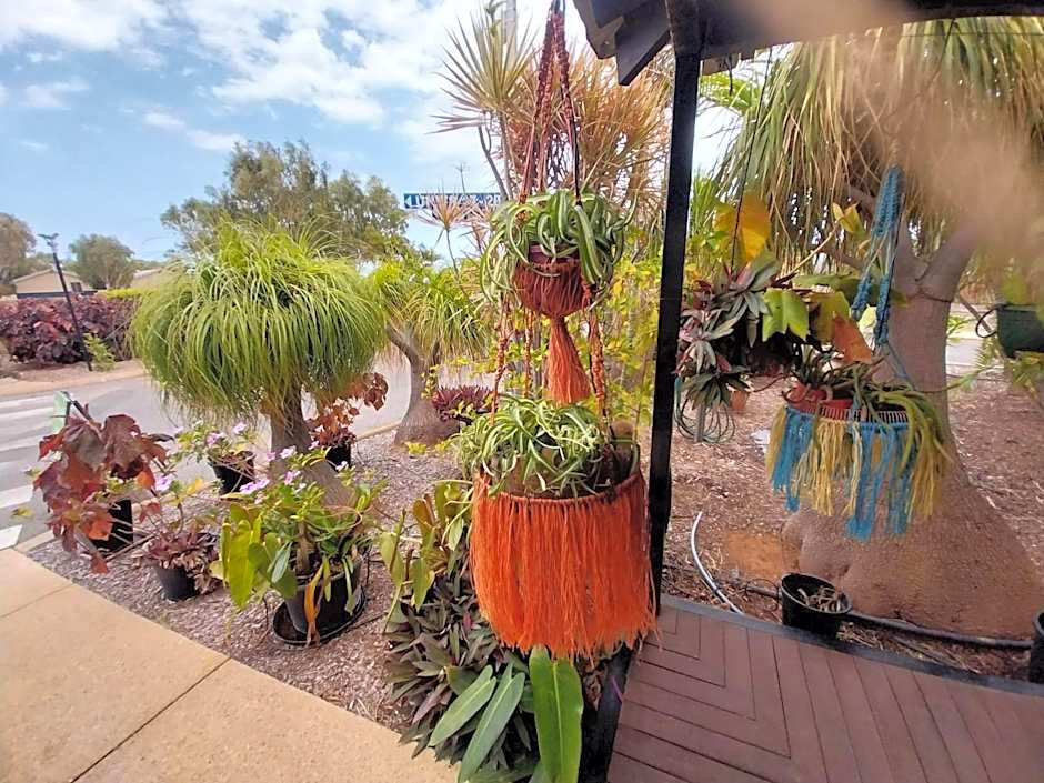 Carnarvon Central Apartments