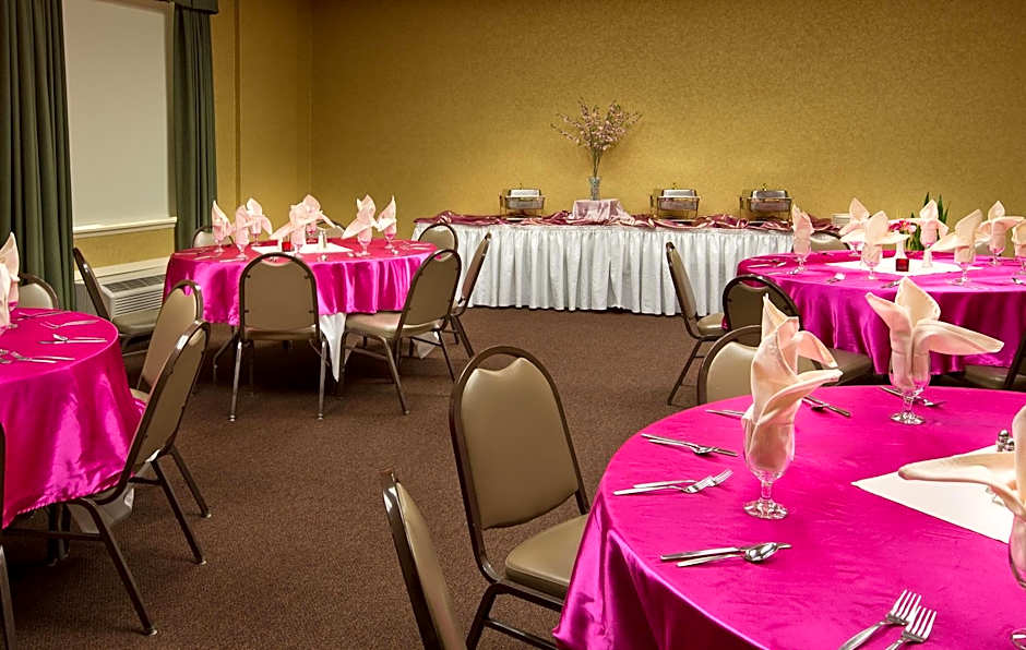 Coast Inn at Lake Hood