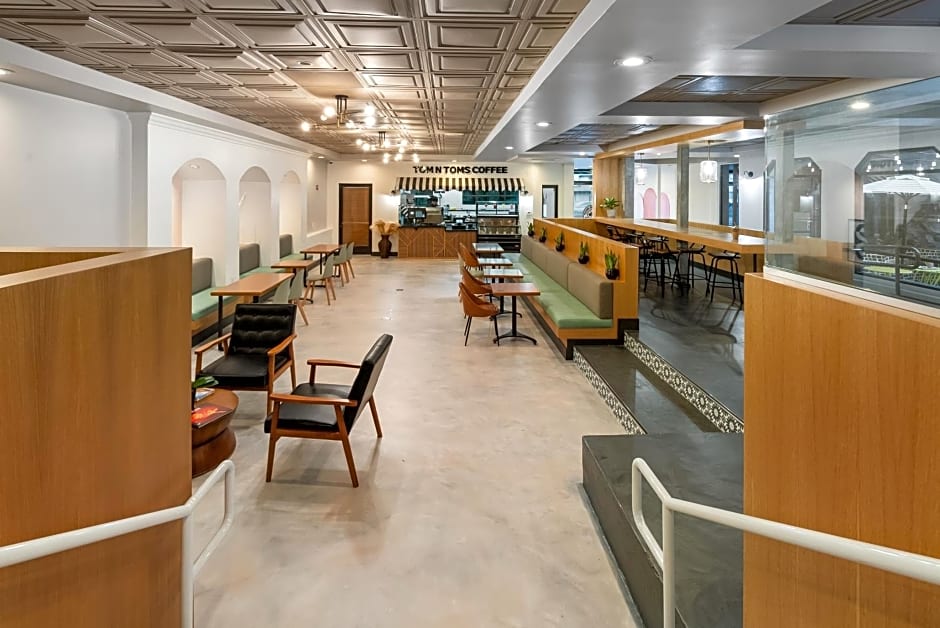 The Live Hotel