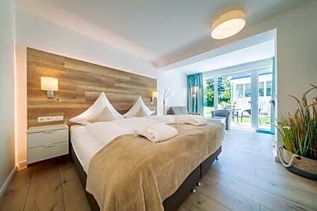 Junior Suite with Garden View