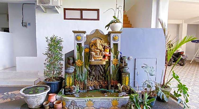 Kana Guest House Mitra RedDoorz