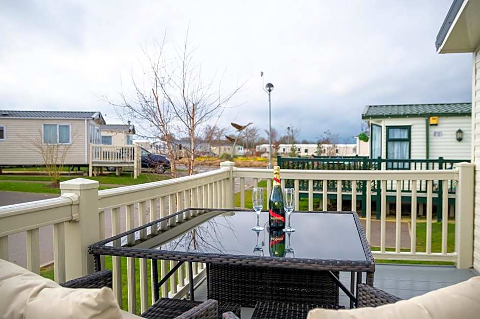 64 lancaster The lazy willow 3 bedroom hot tub caravan tattershall lakes